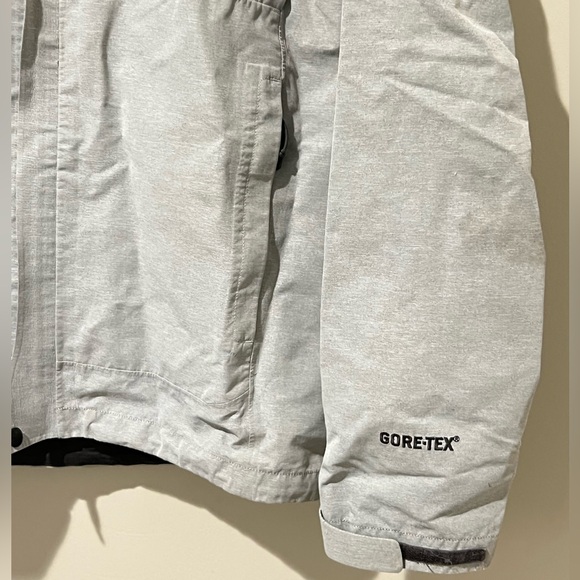 The North Face Dryzzle Gore-Tex Jacket - Picture 3 of 10